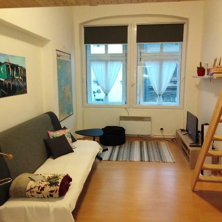 Studio Husitska 114/74 Prague Luaran gambar