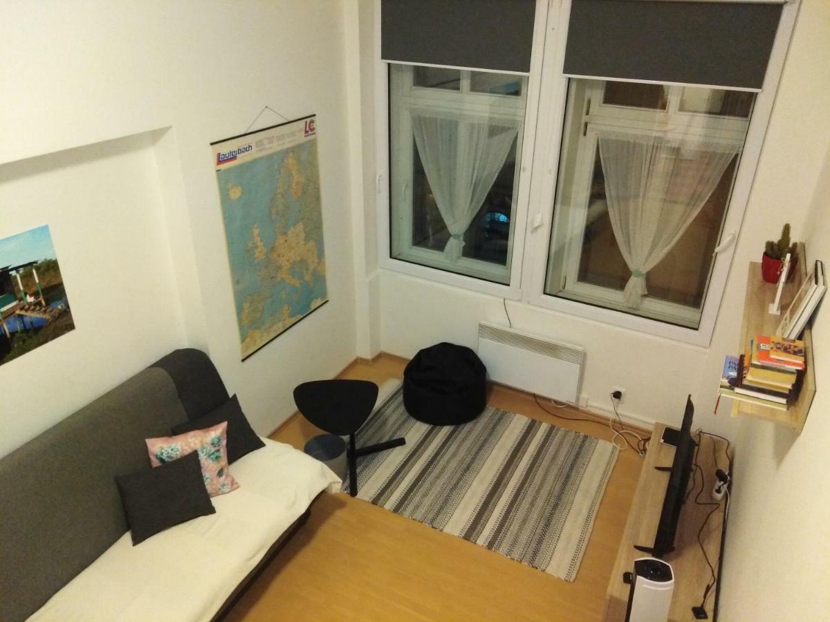 Studio Husitska 114/74 Prague Luaran gambar